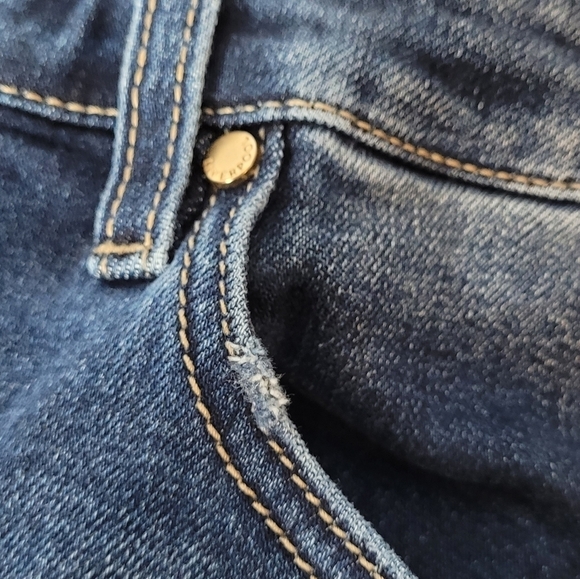 Liverpoole The Girlfriend Slim-Fit Mid-Rise Jeans - Size 4/27 - Picture 14 of 15